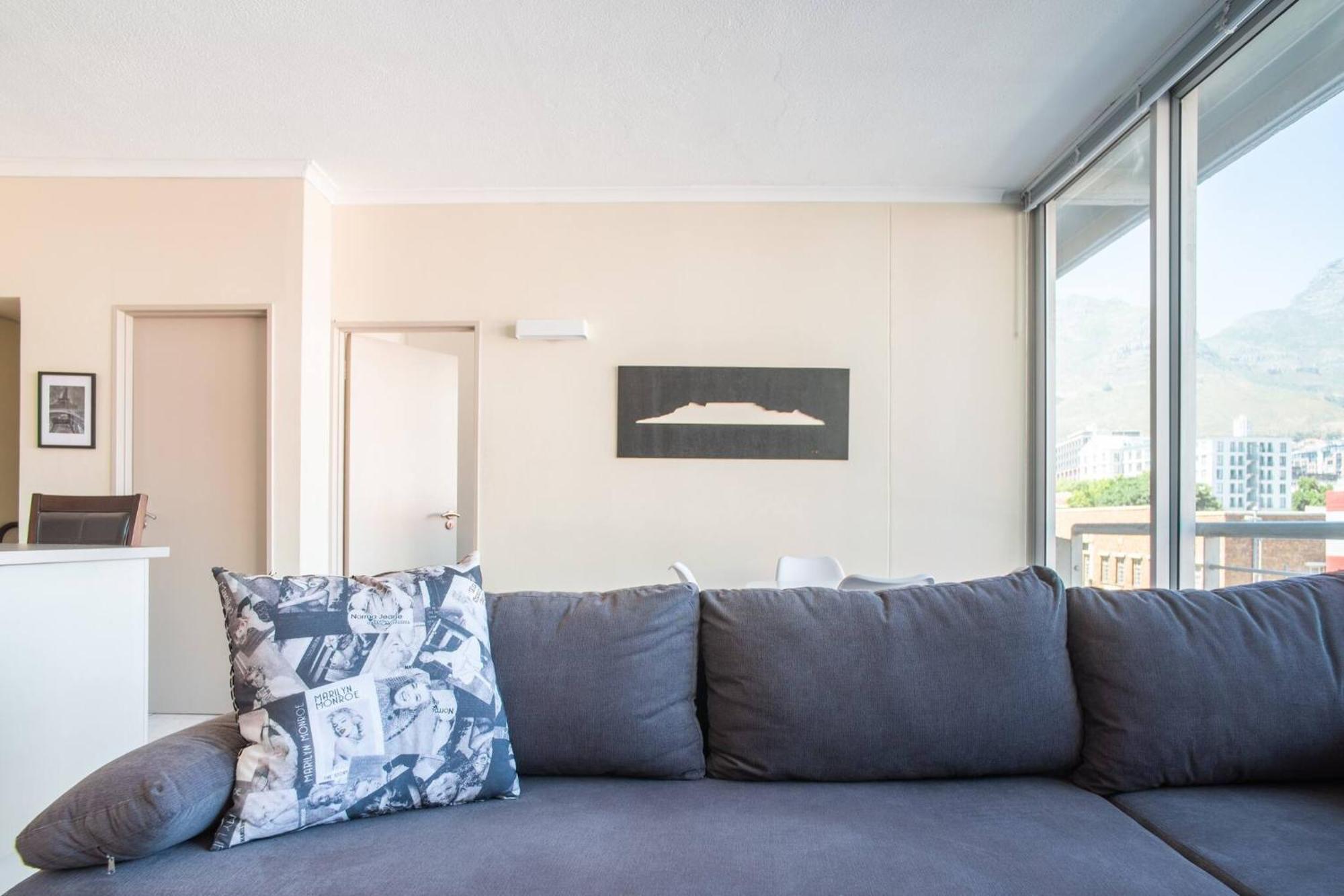 Center 1 Bedroom * Le Cap